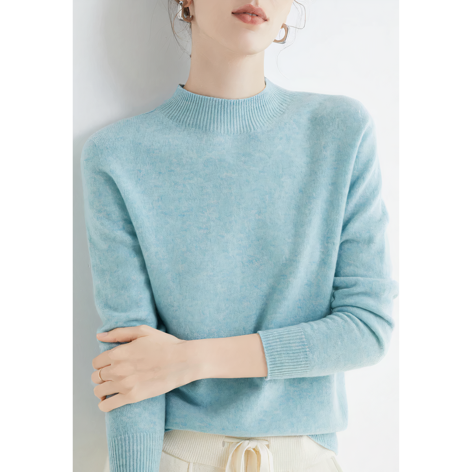 Elegant Crewneck Sweater | Soft Fabric | Timeless Design